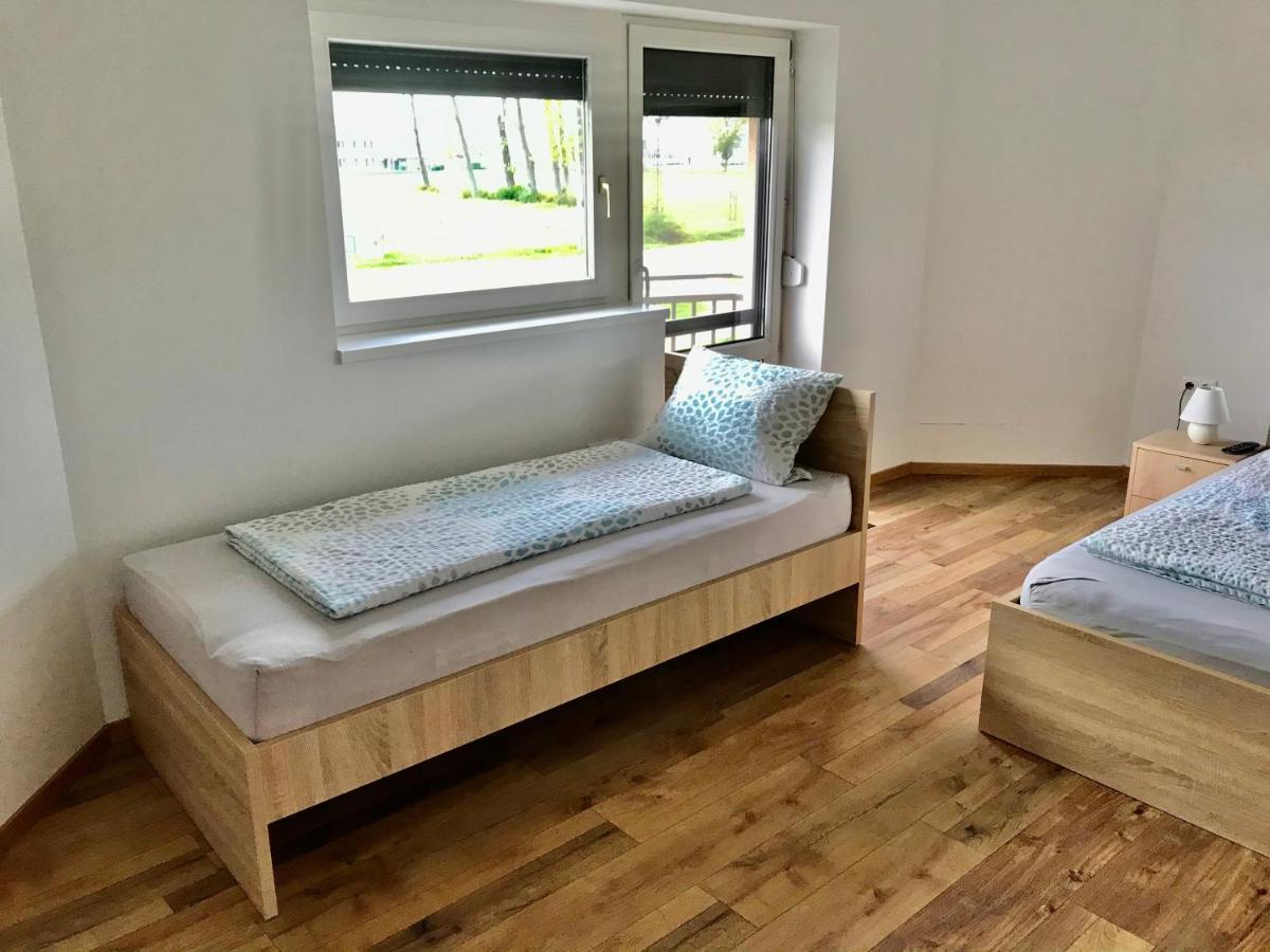 Matyas Vendeghaz 3 Rooms Apartment Kópháza Exterior foto